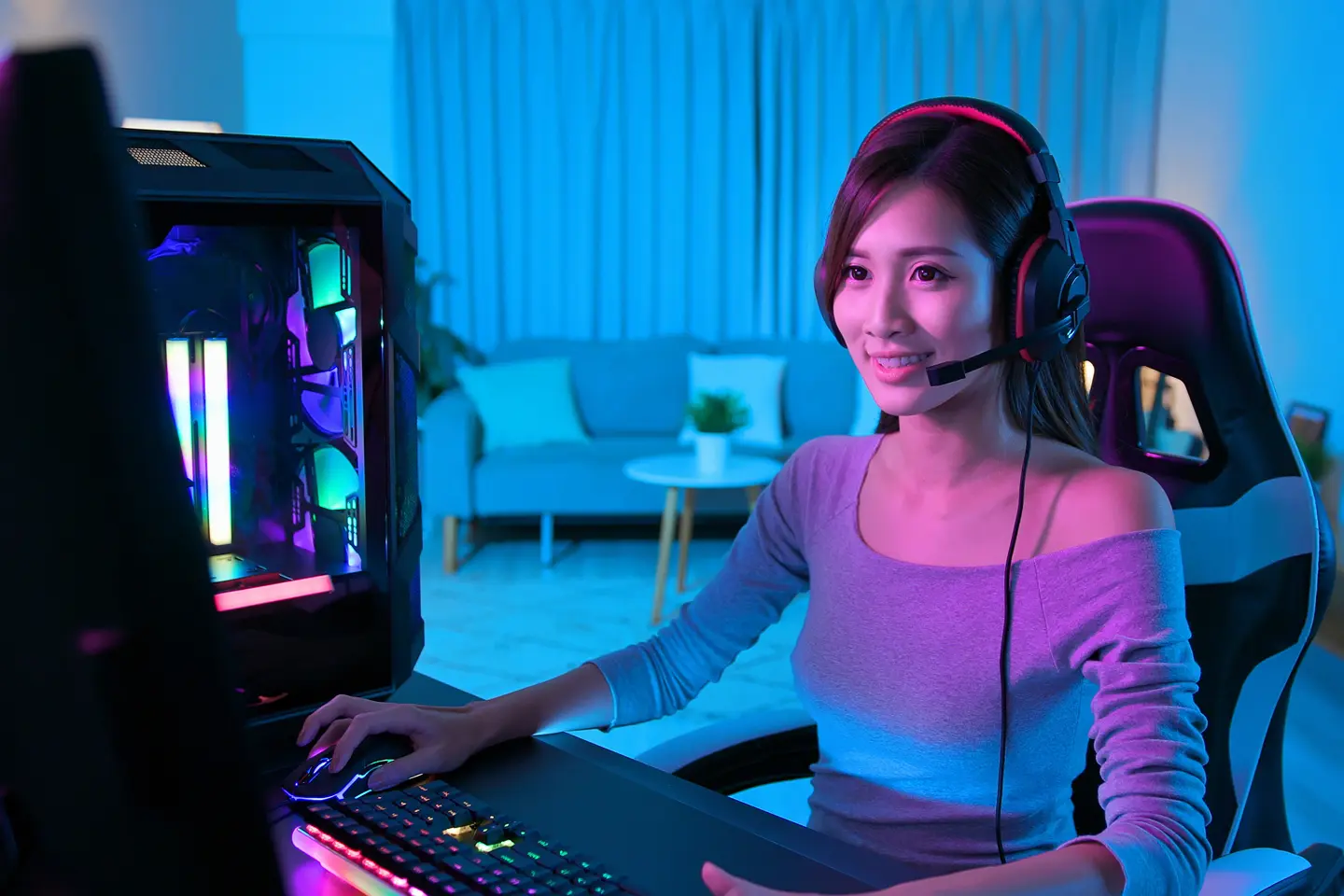 woman smile blue purple personal computer entertainment 1659530 pxhere.com